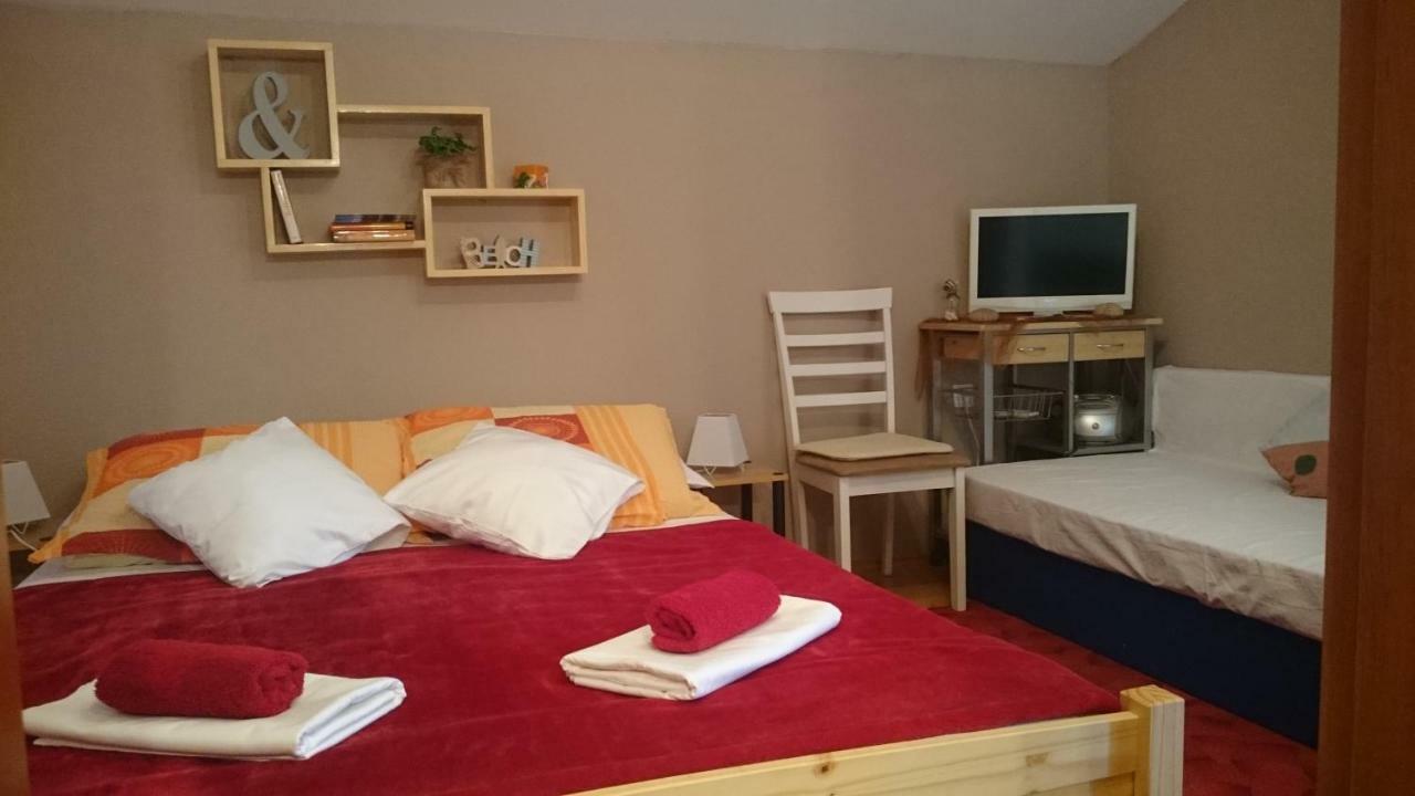 Appartement "Mea Culpa" à Karlobag Extérieur photo