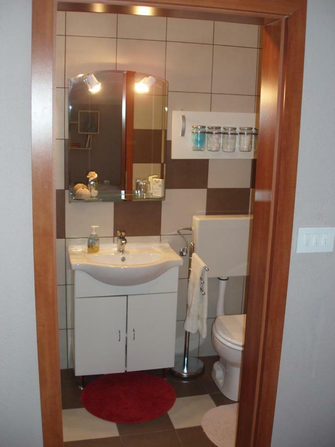 Appartement "Mea Culpa" à Karlobag Extérieur photo